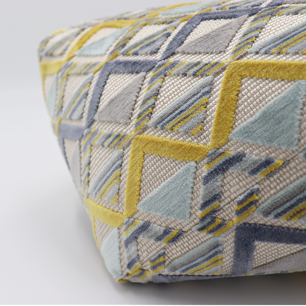 Ojami Cushion | Sankaku Velvet - Takaokaya