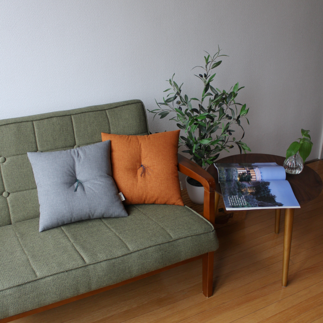 Load image into Gallery viewer, Sofa Zabuton Cushion - Takaokaya,  zabuton, futon, cushion, made in Kyoto
