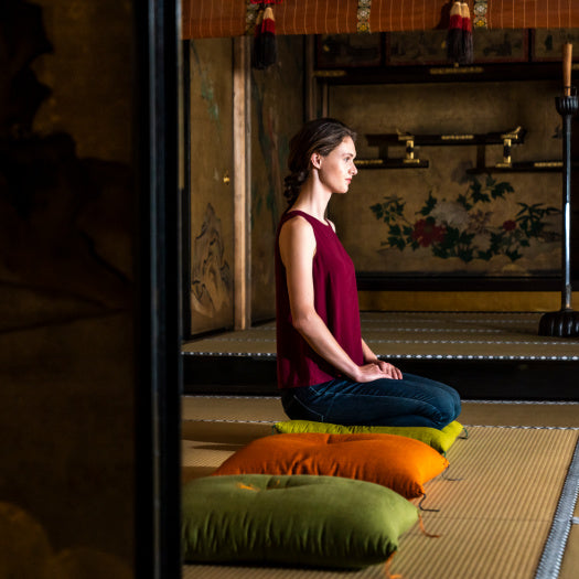 Zabuton cushions are traditional Japanese cushions with nearly 1000 years of history. Now, zabuton cushions are part of Japanese daily life and are central to Japanese omotenashi culture of hospitality. Gaining popularity for meditation use .