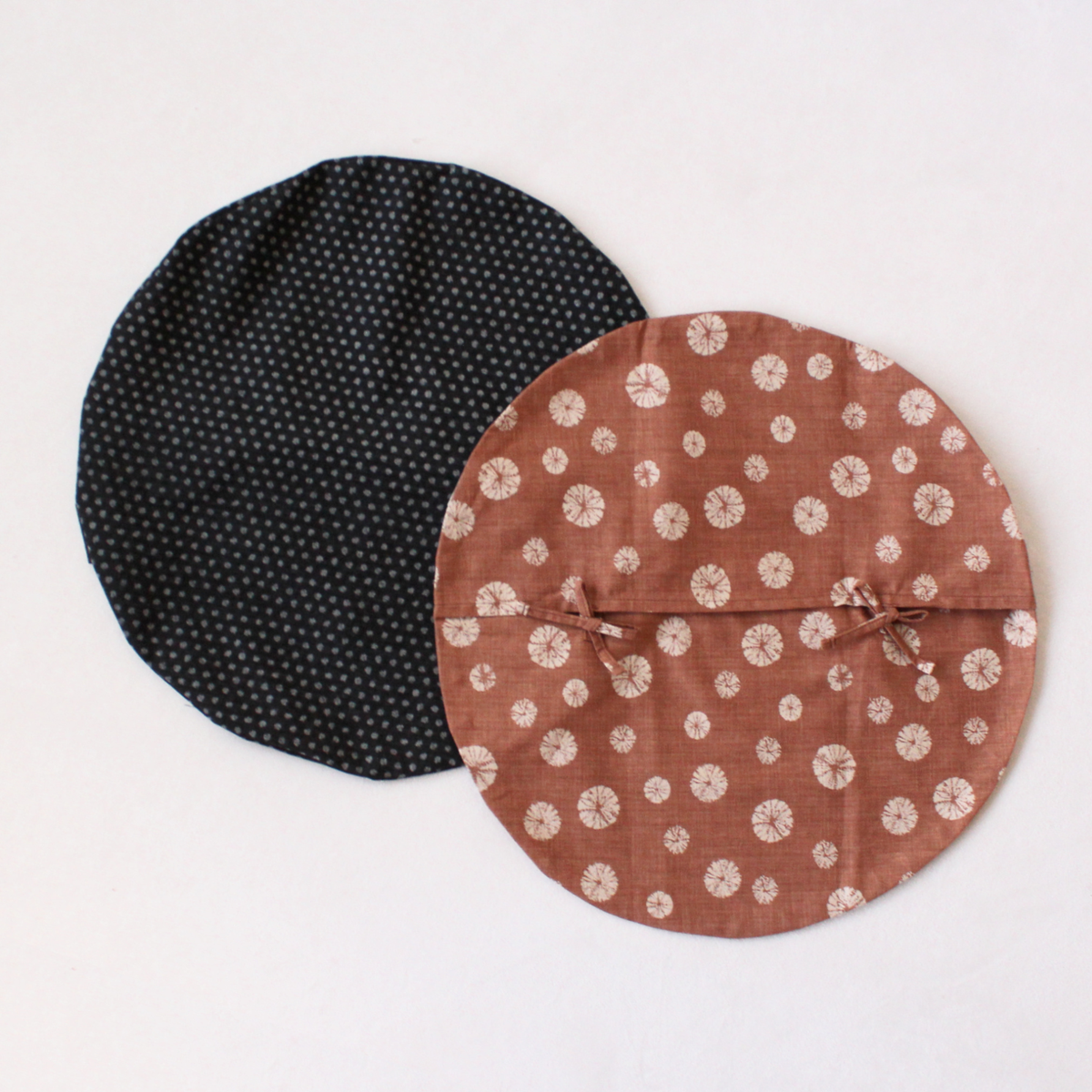 Fabric (Left to Right): Arare Black, Shibori Pink