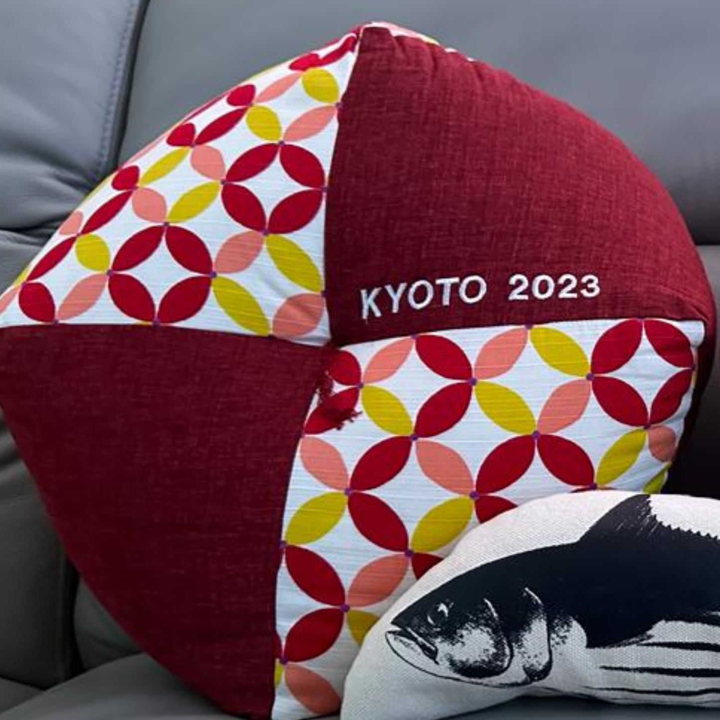 Direction: Horizontal / Item: Ojami Cushion
