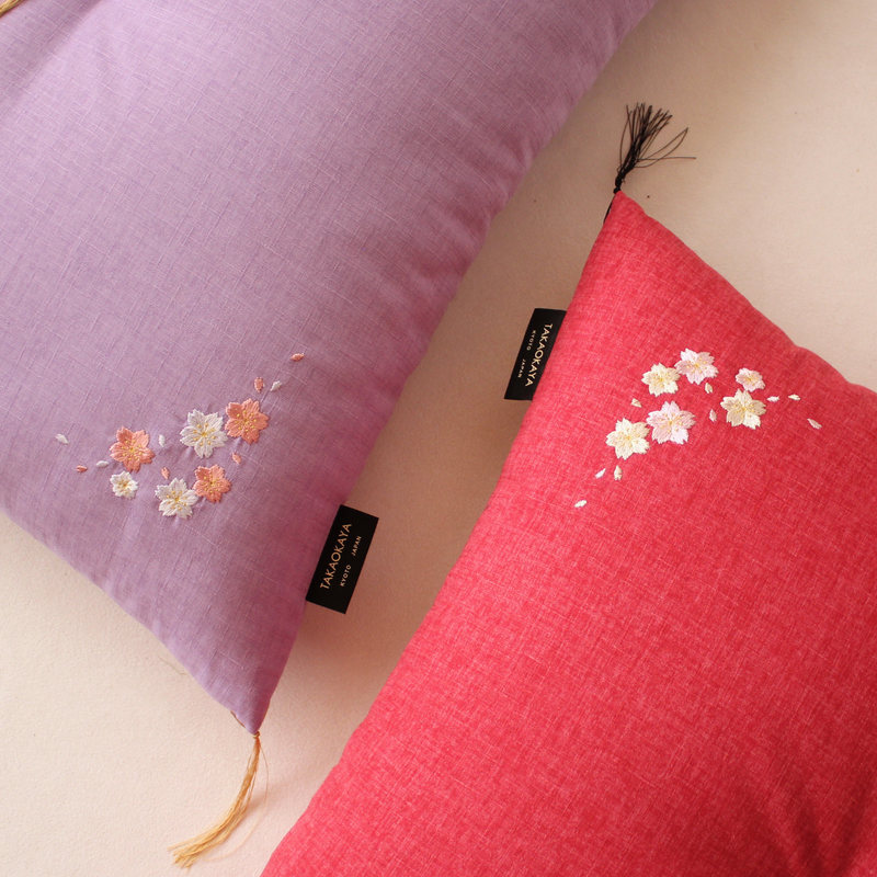 Left: Someiyoshino B on Aoiiro 
Right: Someiyoshino A on Tsutsujiiro 