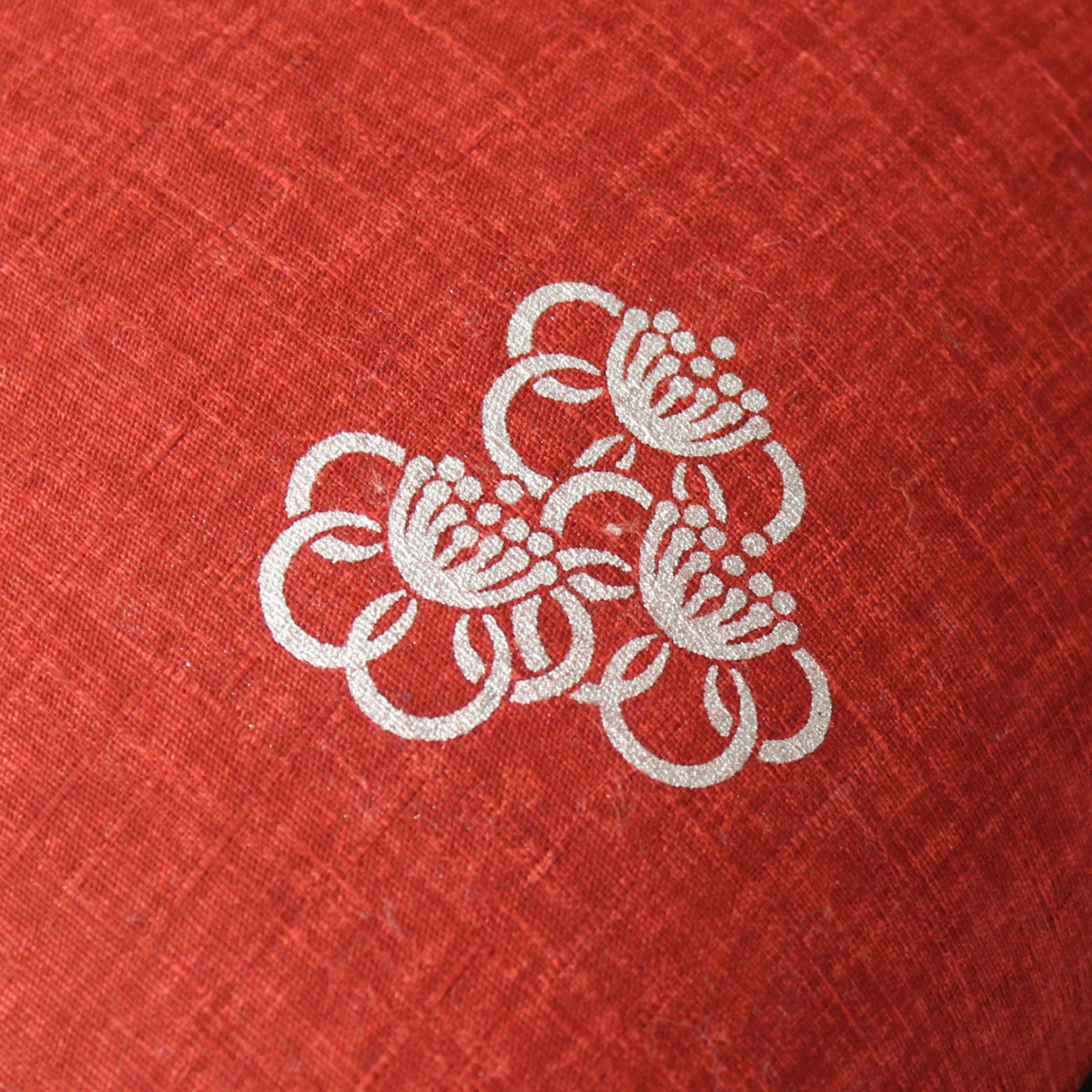 Color: Silver | Fabric: Kyokanoko