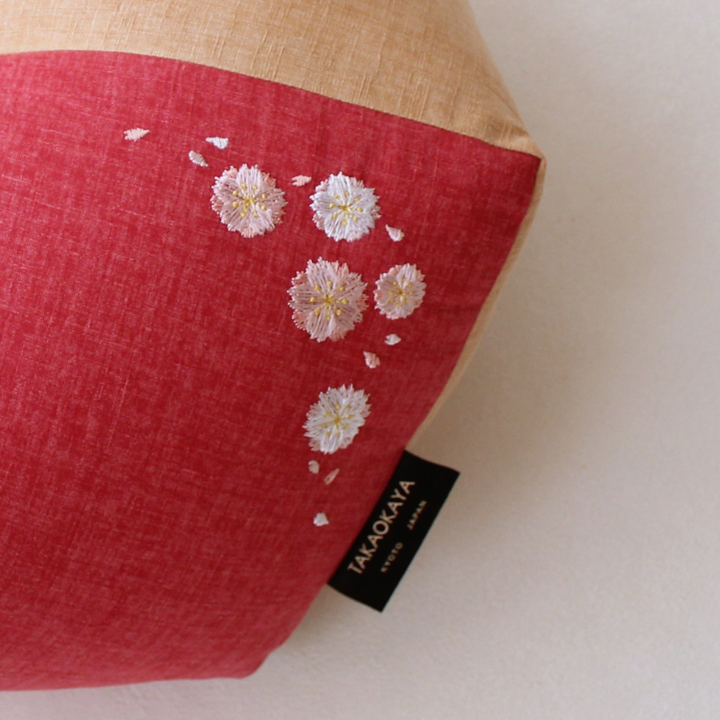 Design: Yaezakura A | Fabric: Tsutsujiiro