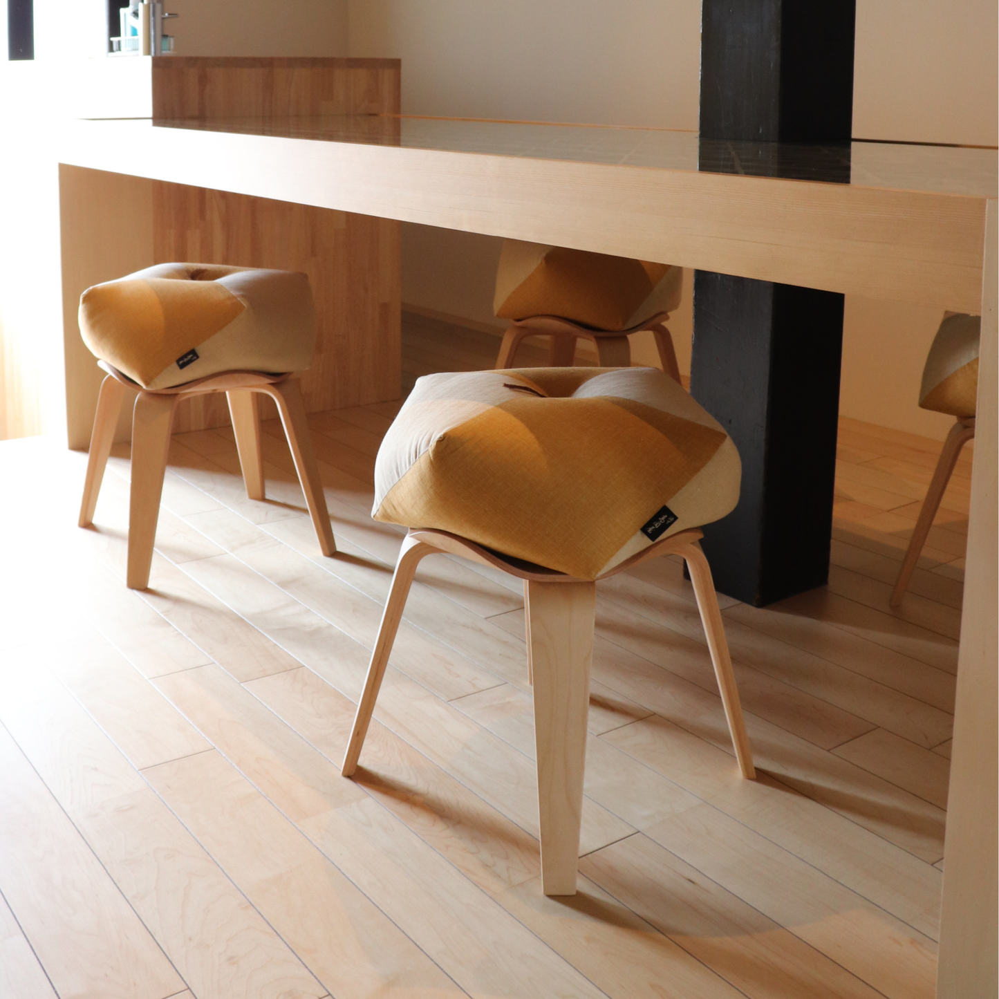 Ojami Stool