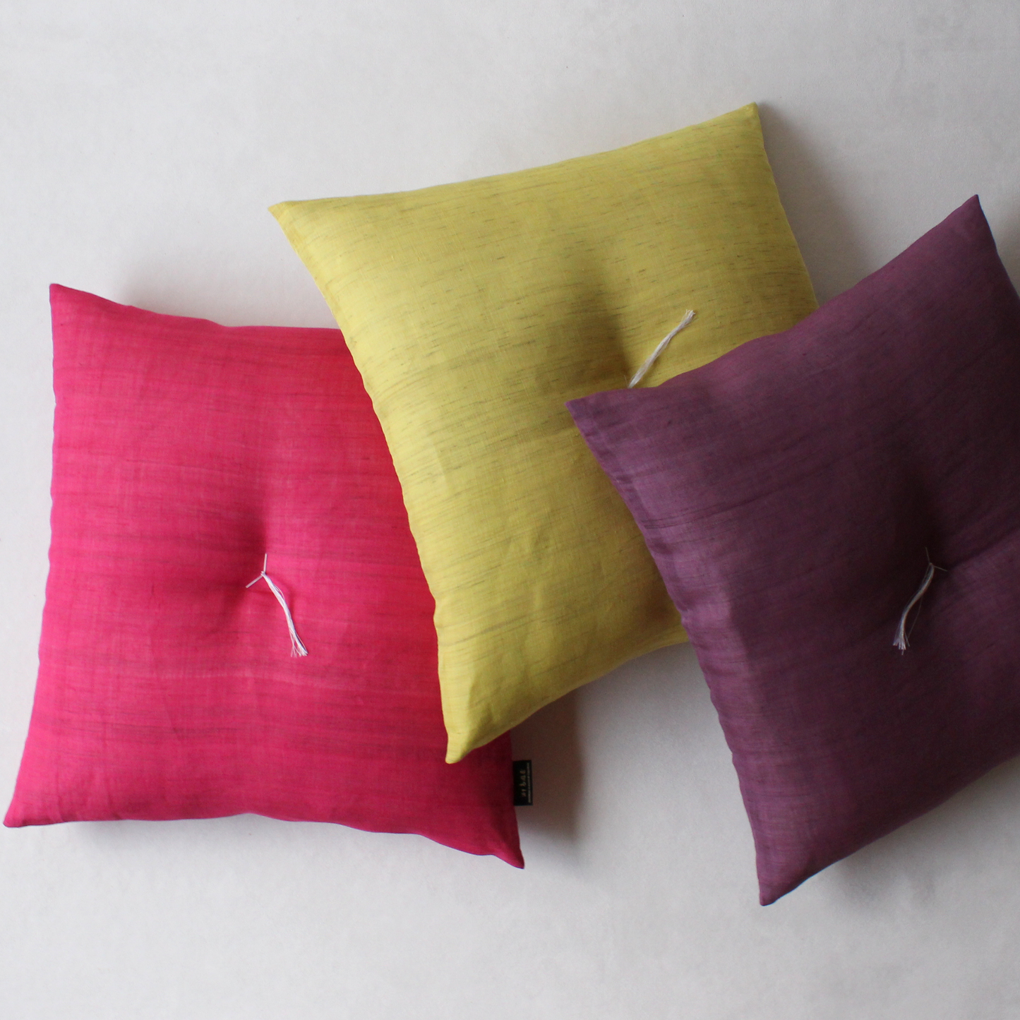 Fabric (Left to Right): Tsutsujiiro, Tachibana, Fujimurasaki 