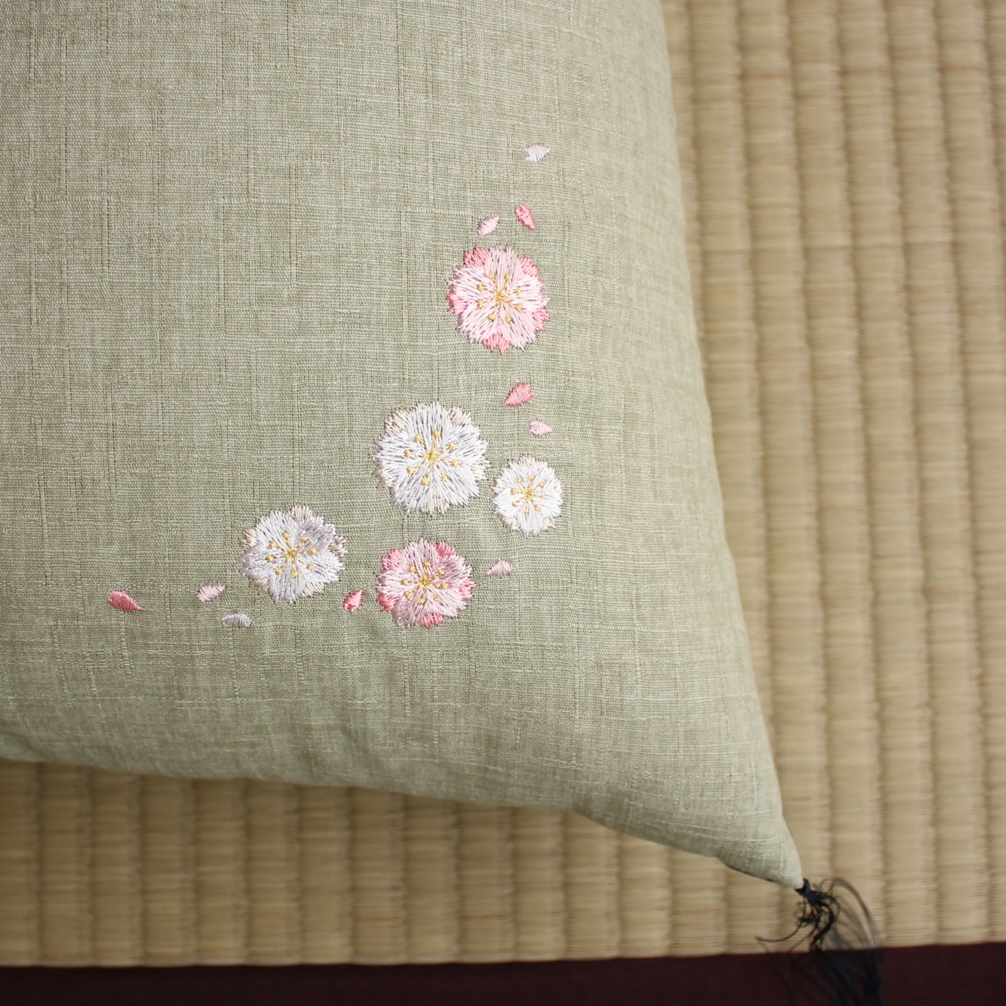 Design: Yaezakura B