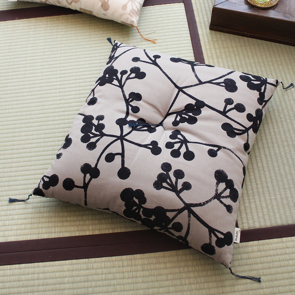 お花クッション　白黒 Kyoto Zabuton Cushion | Tromso Nordic Pattern – Takaokaya